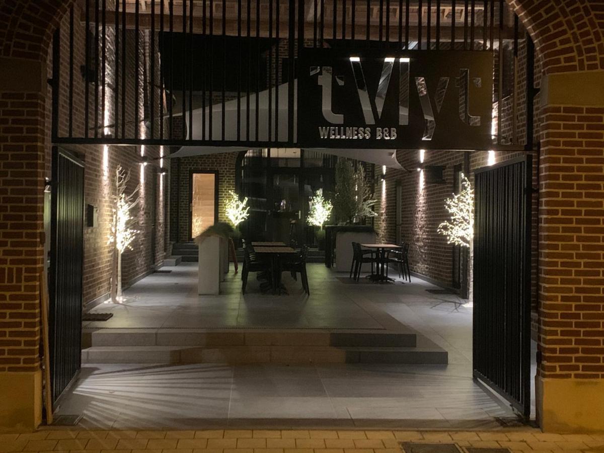 'T Vlyt Vakantiehuis-Wellness Acomodação com café da manhã Riemst Exterior foto