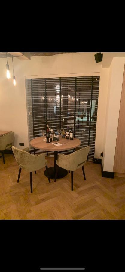 'T Vlyt Vakantiehuis-Wellness Acomodação com café da manhã Riemst Exterior foto