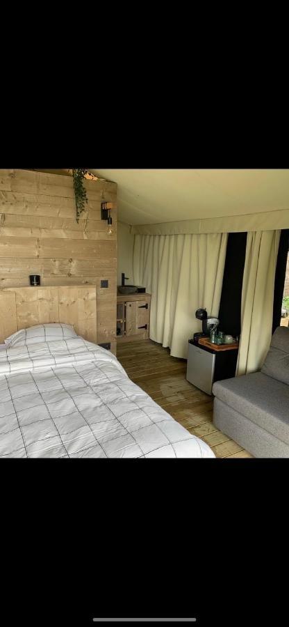 'T Vlyt Vakantiehuis-Wellness Acomodação com café da manhã Riemst Exterior foto