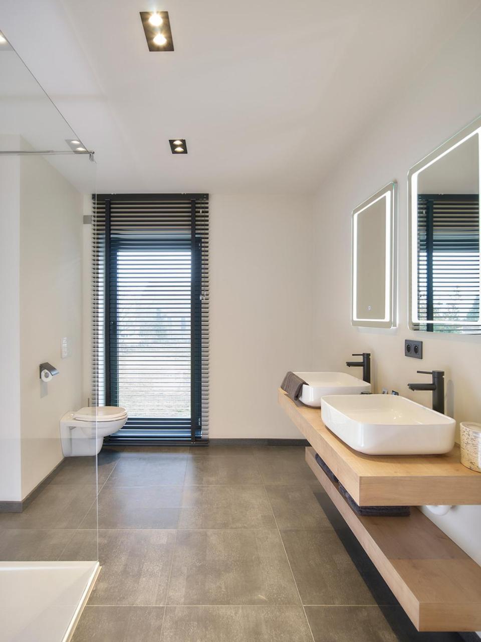 'T Vlyt Vakantiehuis-Wellness Acomodação com café da manhã Riemst Exterior foto