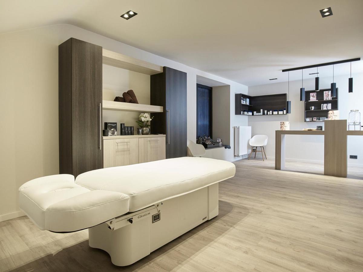 'T Vlyt Vakantiehuis-Wellness Acomodação com café da manhã Riemst Exterior foto