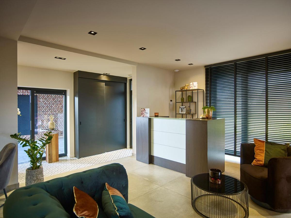 'T Vlyt Vakantiehuis-Wellness Acomodação com café da manhã Riemst Exterior foto