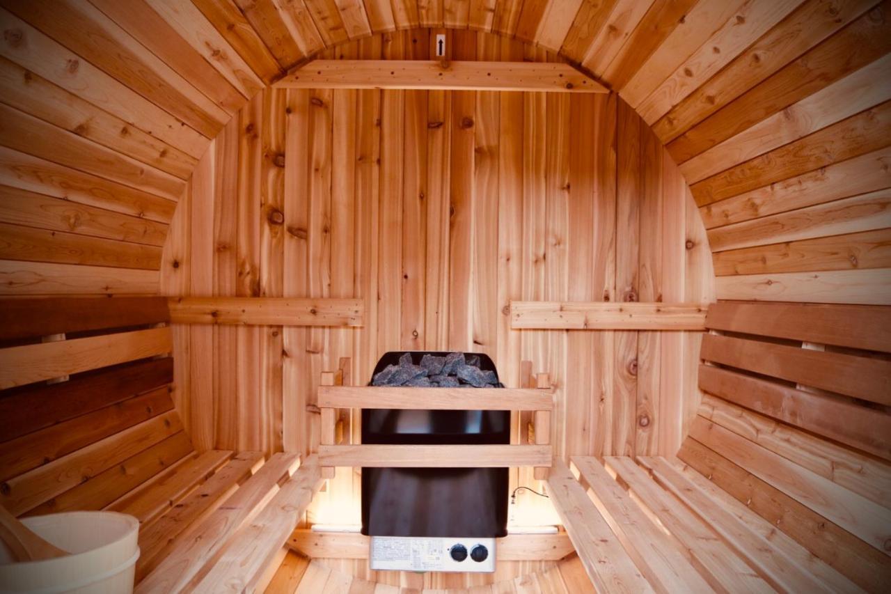 'T Vlyt Vakantiehuis-Wellness Acomodação com café da manhã Riemst Exterior foto