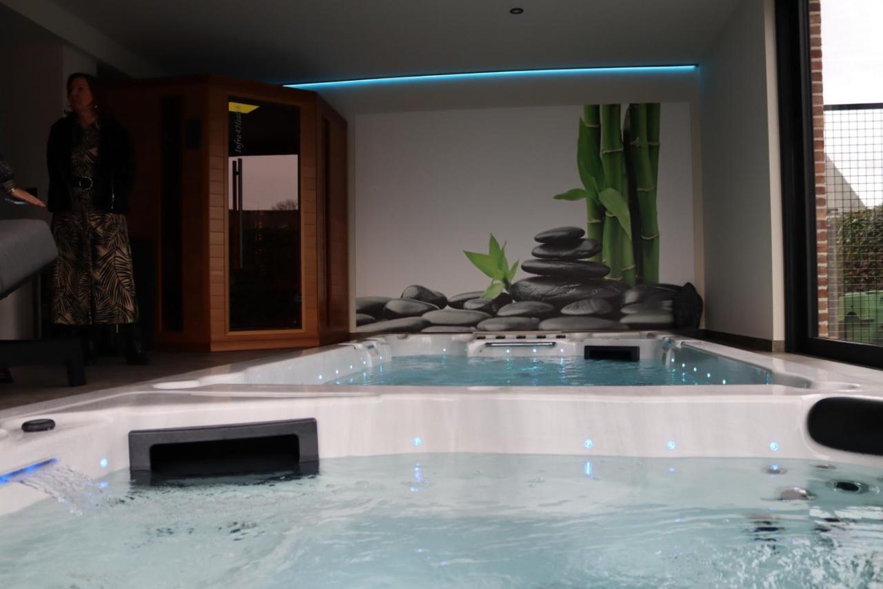 'T Vlyt Vakantiehuis-Wellness Acomodação com café da manhã Riemst Exterior foto