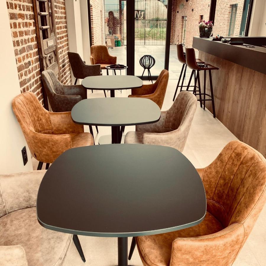 'T Vlyt Vakantiehuis-Wellness Acomodação com café da manhã Riemst Exterior foto